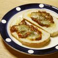 ガメコ's cooksnap of when they made 残りのミートソース乗せ☆チーズトースト.
