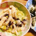 tgkachikun's cooksnap of when they made 茹でイカとキャベツのマヨごま(油)炒め.