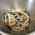 ☆こまっと☆'s cooksnap of when they made もやしとキュウリとサラダチキンの和え物.