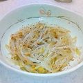 つつくみ's cooksnap of when they made 簡単♫ウマイ♬もやしのナムル.