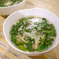 さるちゃんばなな's cooksnap of when they made 春菊とえのきの中華スープ.