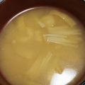 こむぎぱくぱく's cooksnap of when they made エノキと揚げの味噌汁.
