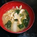しょ一ちゃん's cooksnap of when they made 免疫貧血対策！舞茸ほうれん草のお味噌汁.