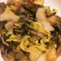＊にょにょん＊'s cooksnap of when they made 塩漬け白菜とまいたけのバター醤油炒め.