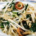 なおきんとん's cooksnap of when they made ニンニクパンチ☆旬菊ともやしの炒め物.