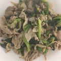 いずみはる's cooksnap of when they made 小松菜、しめじ、豚バラ肉の炒め物.