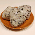 まんまるまうちゃん's cooksnap of when they made ゆかりと塩昆布のおにぎり.
