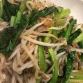 とらりん♡'s cooksnap of when they made 小松菜ともやしとベーコン炒め（中華あじ）.