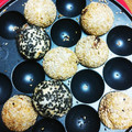 ニシコママ's cooksnap of when they made たこ焼き器でごま団子.