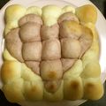 ☆Rokko☆'s cooksnap of when they made バレンタインに♡黒白ハートのちぎりパン.