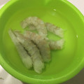 R8ちゃん's cooksnap of when they made 魚屋流♪冷凍殻付き海老の下処理。.