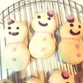 Peach0304's cooksnap of when they made 白パンで♡雪だるま.