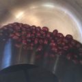 らっち☆☆☆'s cooksnap of when they made 黒砂糖で真っ黒ツヤツヤ圧力鍋で時短黒豆煮.