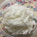 yumipoyos's cooksnap of when they made ☆大根の千切りのコツ☆.
