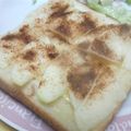 あやみくん's cooksnap of when they made りんごチーズであつあつんちょ♡トースト♪.