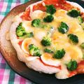 つつくみ's cooksnap of when they made 余ったお餅deゆで卵とベーコンの餅ピザ.