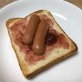 亜久里's cooksnap of when they made トーストon苺ジャム＆ウインナー.