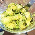 よしやん★'s cooksnap of when they made 超簡単☆材料3つアボカド塩昆布のおつまみ.