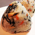 料理見習い隊's cooksnap of when they made 冷凍保存のひじき煮と余ったご飯でおにぎり.