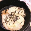 イチロー5's cooksnap of when they made 残ったお餅で、チーズ＆塩昆布のせ焼き餅.