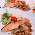 monemaruku's cooksnap of when they made 鮭ときのこのソテー☆バタぽんソース.