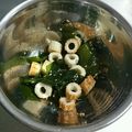 akilondon's cooksnap of when they made シンプル【竹輪とワカメのわさび醤油和え】.