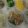 みゆwaco 's cooksnap of when they made セロリの葉、ハム、舞茸のサッと炒め.