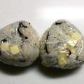さちぶた♪'s cooksnap of when they made 残りご飯と6Pチーズ具財の簡単おにぎり.