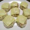 ジョングレ's cooksnap of when they made 冷やご飯で香ばしいお焼き♪マヨチー帽子.