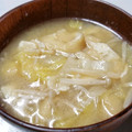 なかっちゃん♪'s cooksnap of when they made 簡単！美味しい！白菜とえのきのお味噌汁.
