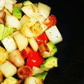 クックOE3YFA☆'s cooksnap of when they made じゃがいもとアボカドとウインナーの炒め物.