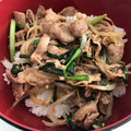 まゆまルイ's cooksnap of when they made 豚ともやしのスタミナ炒め丼 温泉卵のせ.