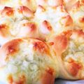 猫太朗さん's cooksnap of when they made ランチに♪HB＊わさびマヨ★ちぎりパン.