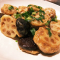 よっちゃんのヨメ's cooksnap of when they made 豆腐入でかさ増し！蓮根のはさみ焼き.