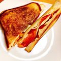 p♡angel's cooksnap of when they made トマトチーズパニーニ 食パンホットサンド.