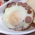 ＊まめゴマ＊'s cooksnap of when they made お花みたいなウィンナーの目玉焼き❤.