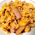 R★Hママ♥'s cooksnap of when they made 魚肉ソーセージで和風な卵炒め.