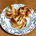 hanausa82's cooksnap of when they made 栗の甘露煮入りのあんぱん.