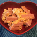 tikariri's cooksnap of when they made 魚肉ソーセージで和風な卵炒め.