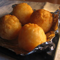 yucco's cooksnap of when they made いももち応用編　ちーずインいももち♪.