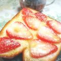 ひかちゅうpad's cooksnap of when they made 息子ｸﾝの好きな　いちごトースト.