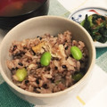seacomet's cooksnap of when they made 枝豆と茸と油揚げの炊き込みご飯.