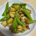 みるく大福's cooksnap of when they made 新じゃがスナップえんどうのガーリック炒め.