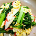 マダムカフェ♡'s cooksnap of when they made 残り物の蒲鉾を簡単に小松菜と炒めました.