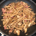 Anridre's cooksnap of when they made おつまみに♪舞茸とごぼうのきんぴら.