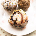 まこさんど's cooksnap of when they made 鮭と塩こんぶと青さのりのおにぎり.
