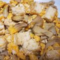 ズボラねこ's cooksnap of when they made 優しい味～！豆腐とまいたけの卵炒め♪.