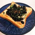 ❁Abake❁'s cooksnap of when they made 蒸し黒豆・黒胡麻・塩昆布の和トースト.