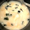 y_u♡'s cooksnap of when they made 簡単朝食 白菜とワカメ 油揚げのお味噌汁.