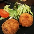 あーやか's cooksnap of when they made 惣菜屋さんの牛スジコロッケを真似てみた。.